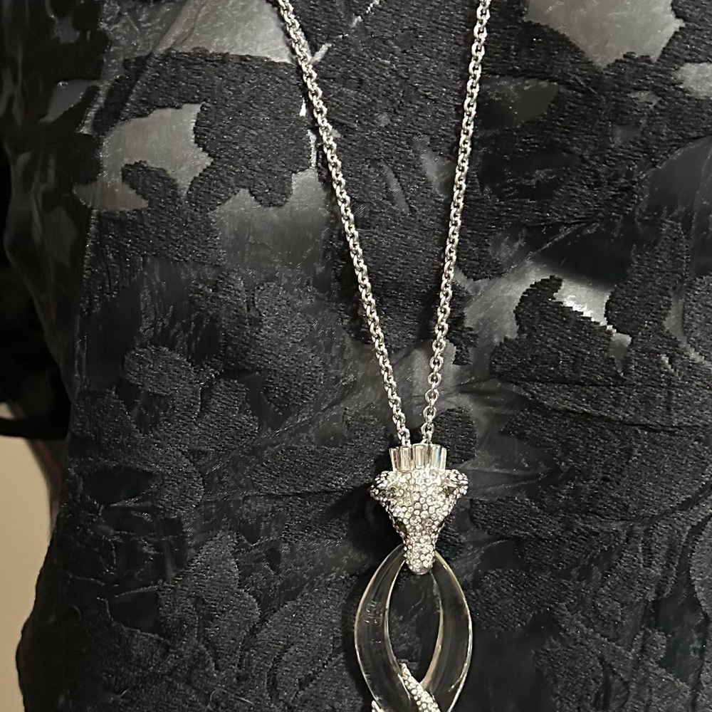 Elegant Silver Pendant Necklace